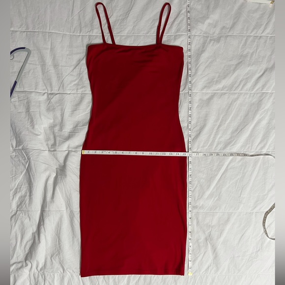 Spaghetti strap bodycon midi dress - Picture 2 of 4
